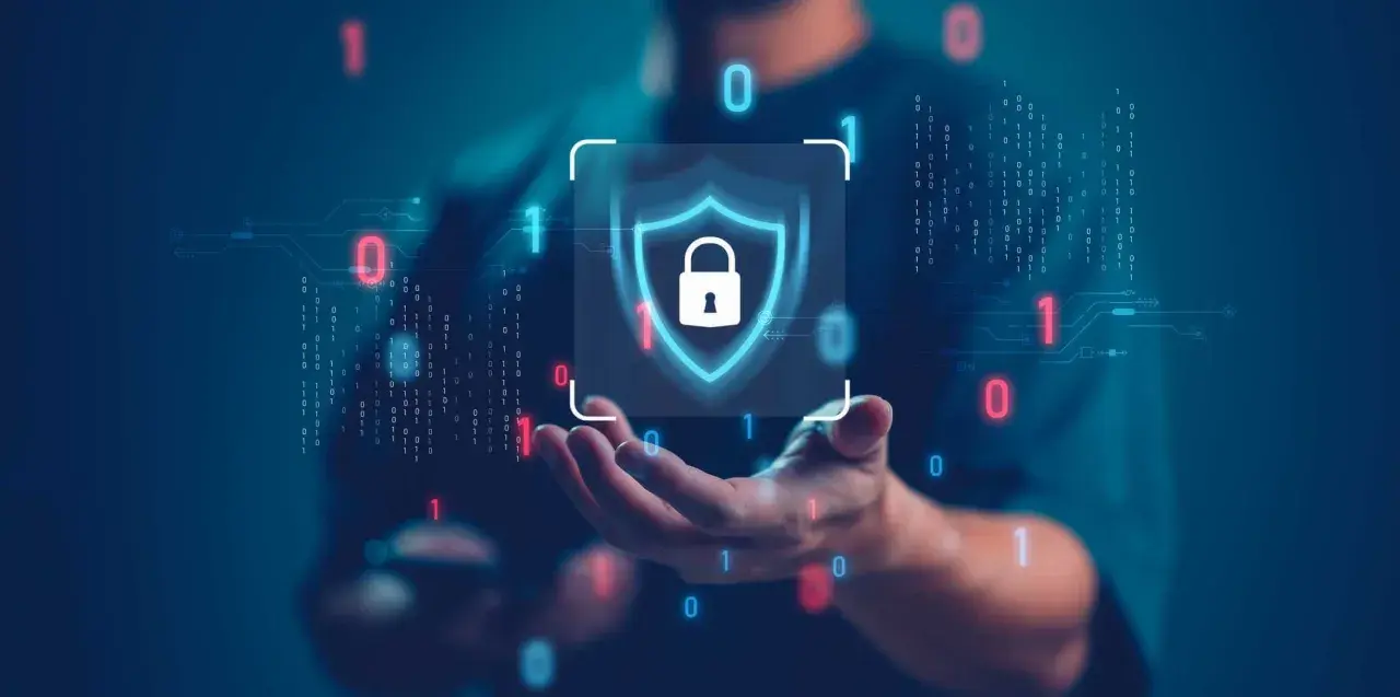Scudo digitale con lucchetto, che simboleggia la protezione dei dati giudiziari e il rispetto del GDPR.