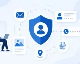 Un uomo al computer protegge i suoi dati particolari: email, foto, posizione, impronta digitale, contatti e profilo.