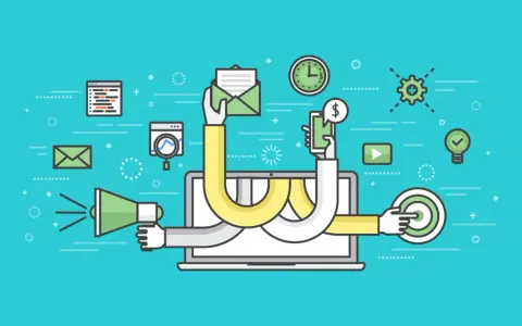 Mani che lavorano su un laptop, con icone di marketing, email, denaro e obiettivi. Strategie di successo per il b2b e b2c.