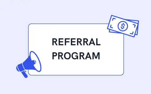 Un megafono annuncia un "Referral Program". Banconote con simbolo del dollaro suggeriscono guadagni. Scopri cos'è un codice referral per invitare amici e guadagnare!
