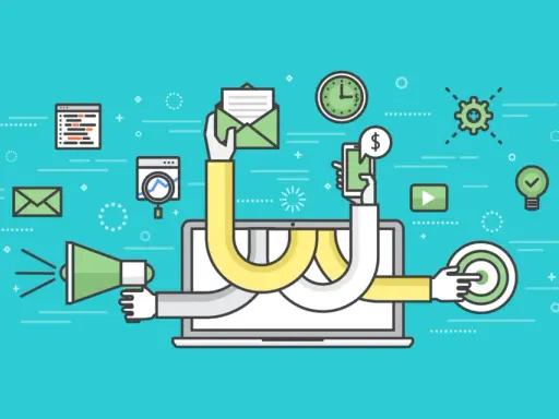 Mani che lavorano su un laptop, con icone di marketing, email, denaro e obiettivi. Strategie di successo per il b2b e b2c.