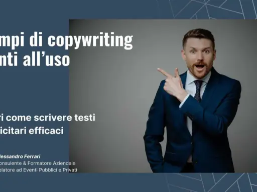 Uomo in abito blu indica esempi di copywriting e frasi pubblicitarie efficaci. Alessandro Ferrari, consulente.